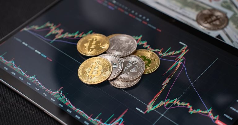 Crypto advocates call for calm after Bitcoin’s ‘volatile’ week ends in modest gains – DL News